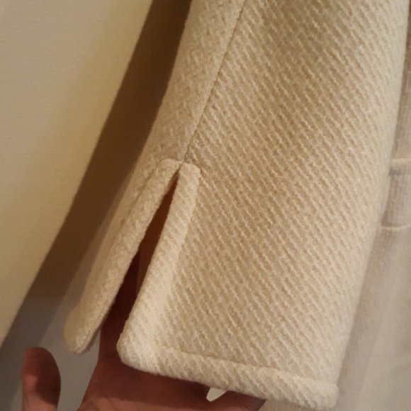 ❤I.L.G.W.U off white coat - Picture 2 of 8